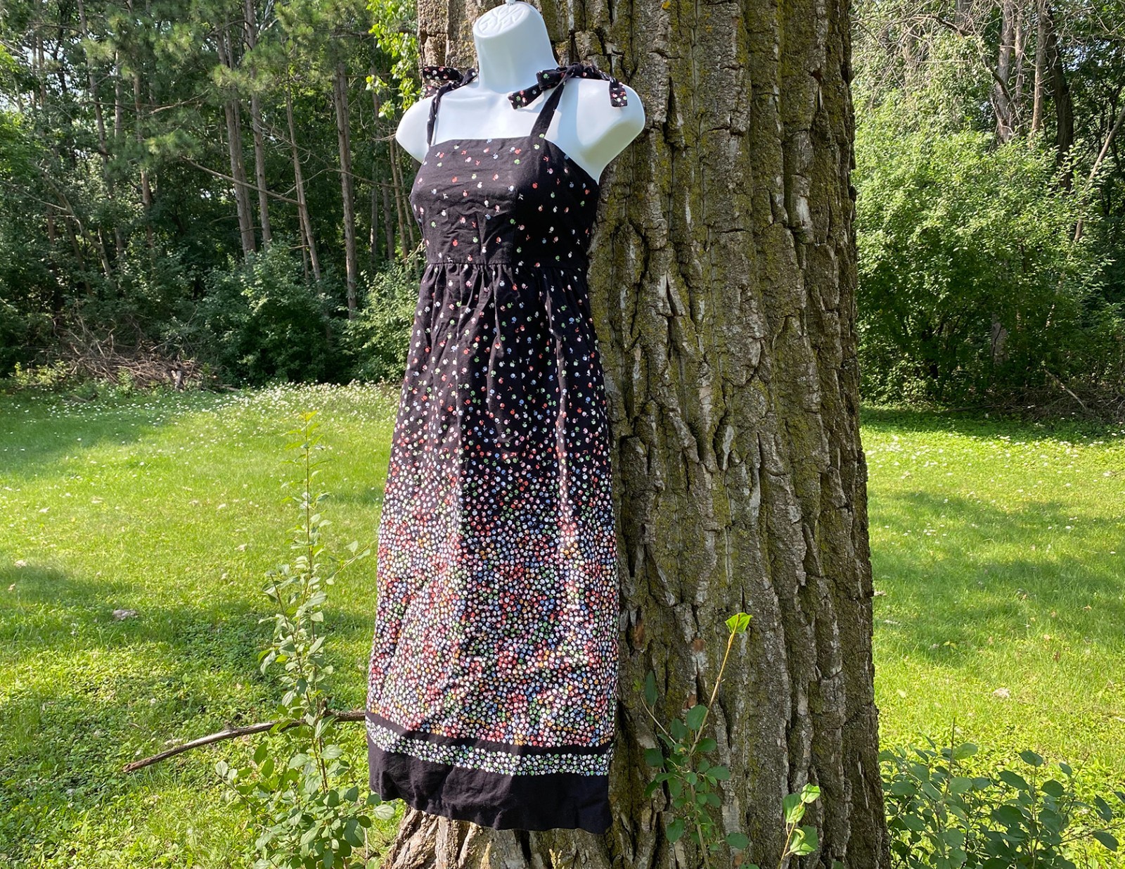 Vintage 70s Sundress Sun Dress with Shoulder Ties Novelty Apple Print