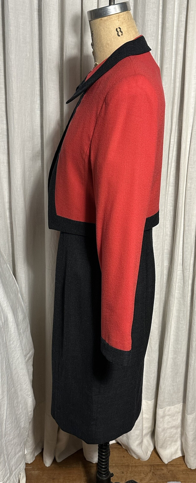 Vintage Constance Saunders Womens Grey /Red Wool Dress Suit S 6 Pre-owned