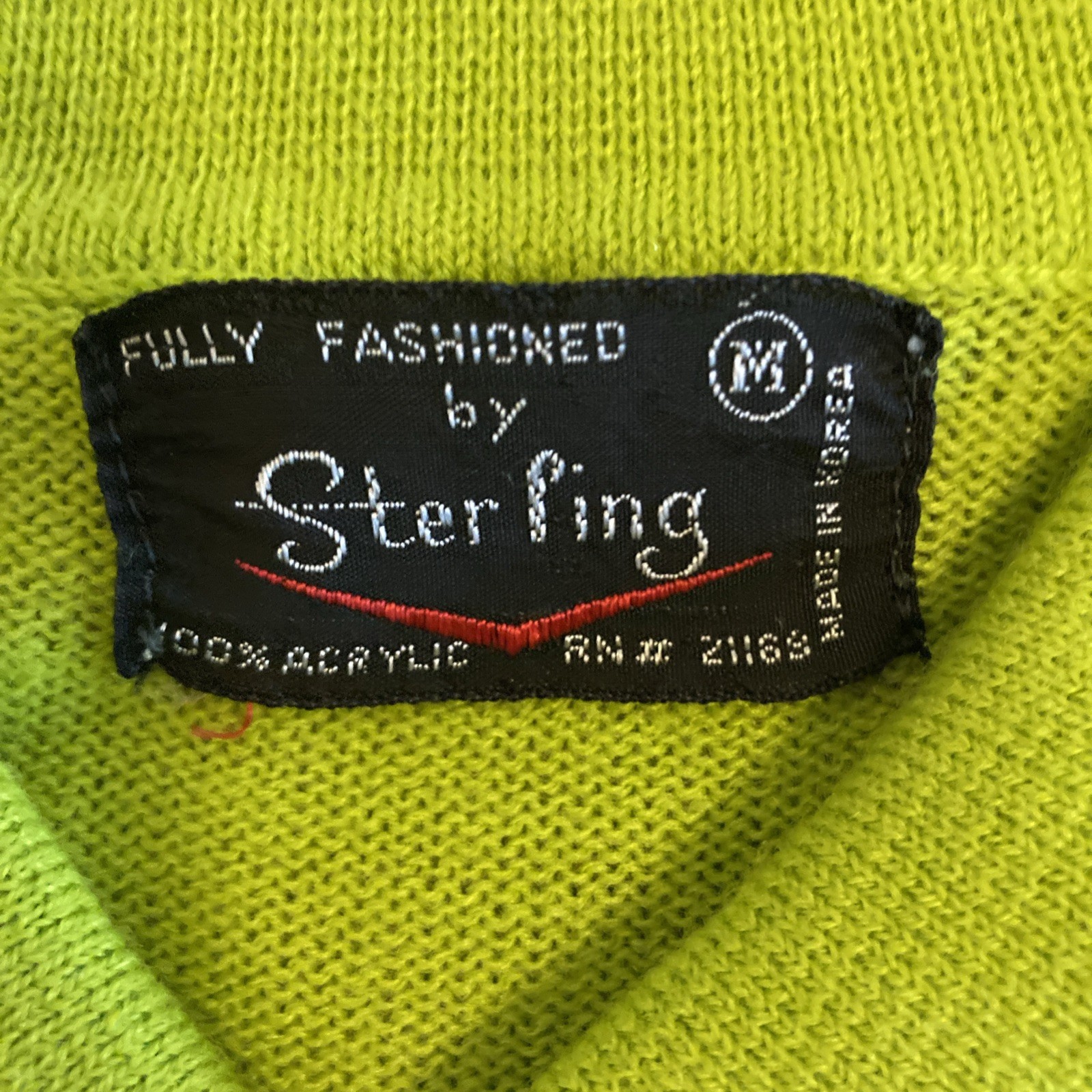 Vintage Sterling Green Sweater – Made in Korea 100% Acrylic – Medium Read