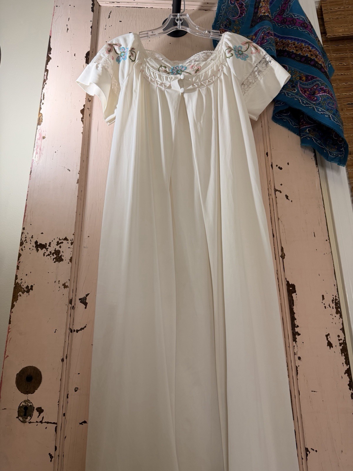 VTG Maxi Robe Nightgown Two Piece Set White Embroidery Lace Trimmed Boho Sm/Med