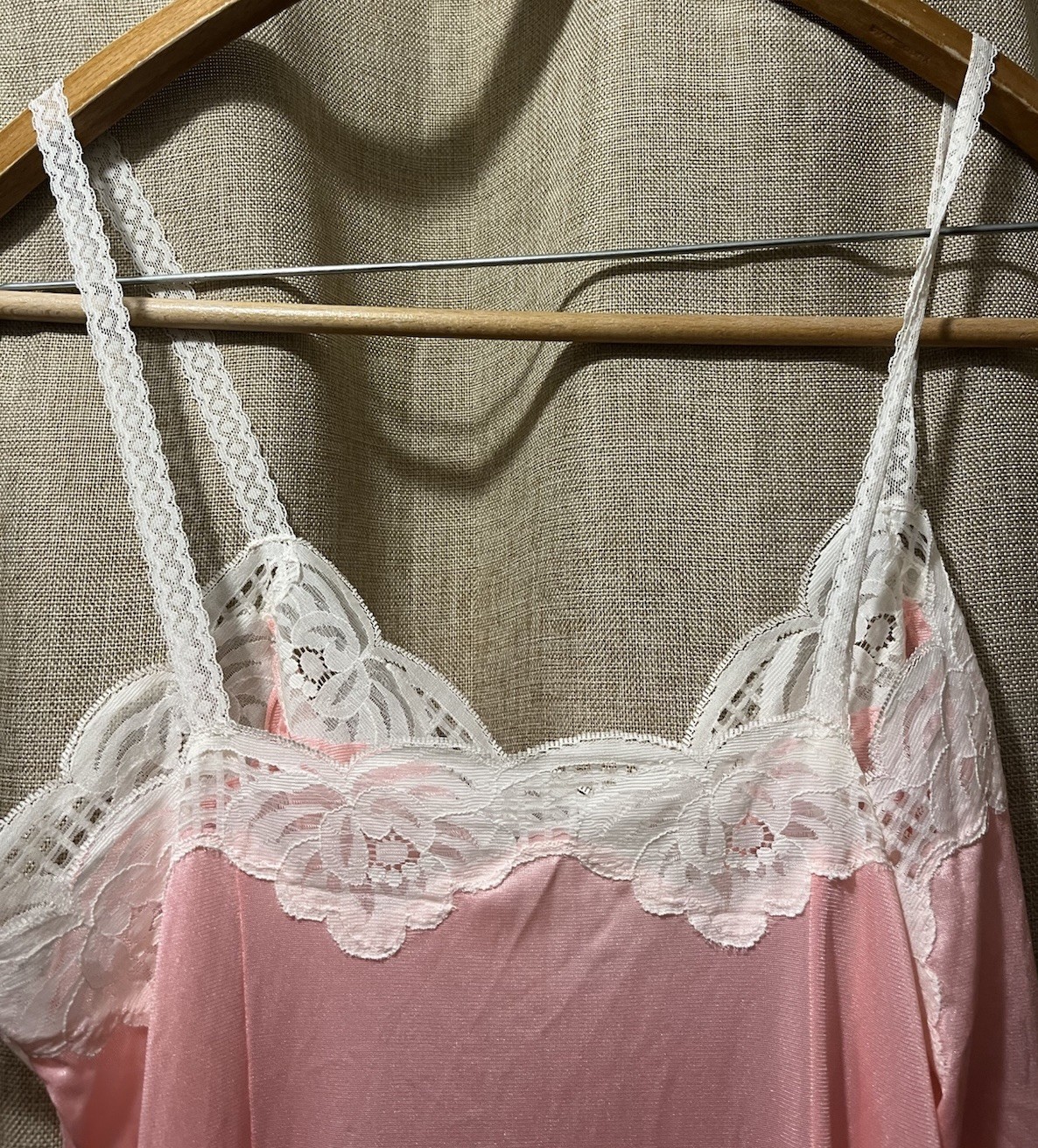 Sz S Elegant Vintage Lt Pink & White W Lace Detail & Straps MCM Night Gown 1960s