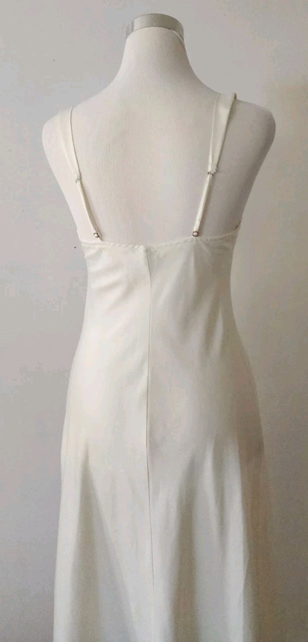 Vtg CRUZ Natori Sz M Long Peniore Nightgown Embroidery Ivory