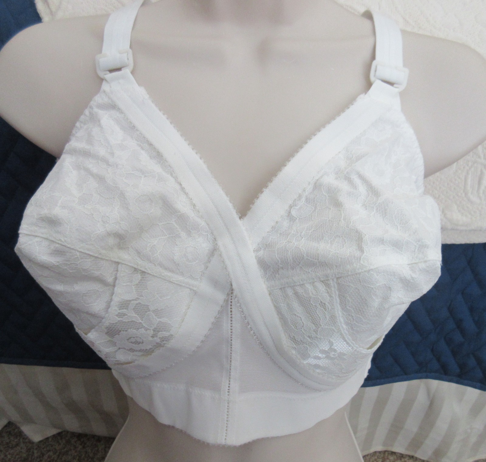 USA JC PENNEY 1960’s LACY BULLET bra CROSS OVER 3621 style sling uplift 40 DD