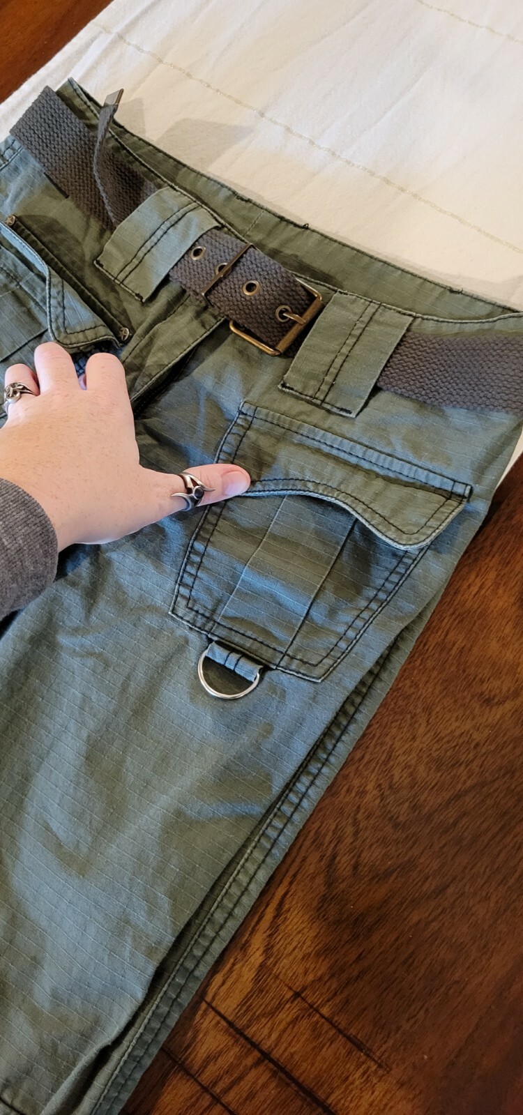90s Vintage SERIOUS Capri Cargo Pants