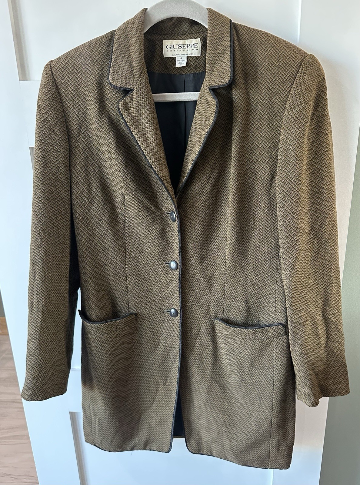 Vintage Giuseppe Collection Gruppo Americano Gold Black Three Button Jacket Sz 4