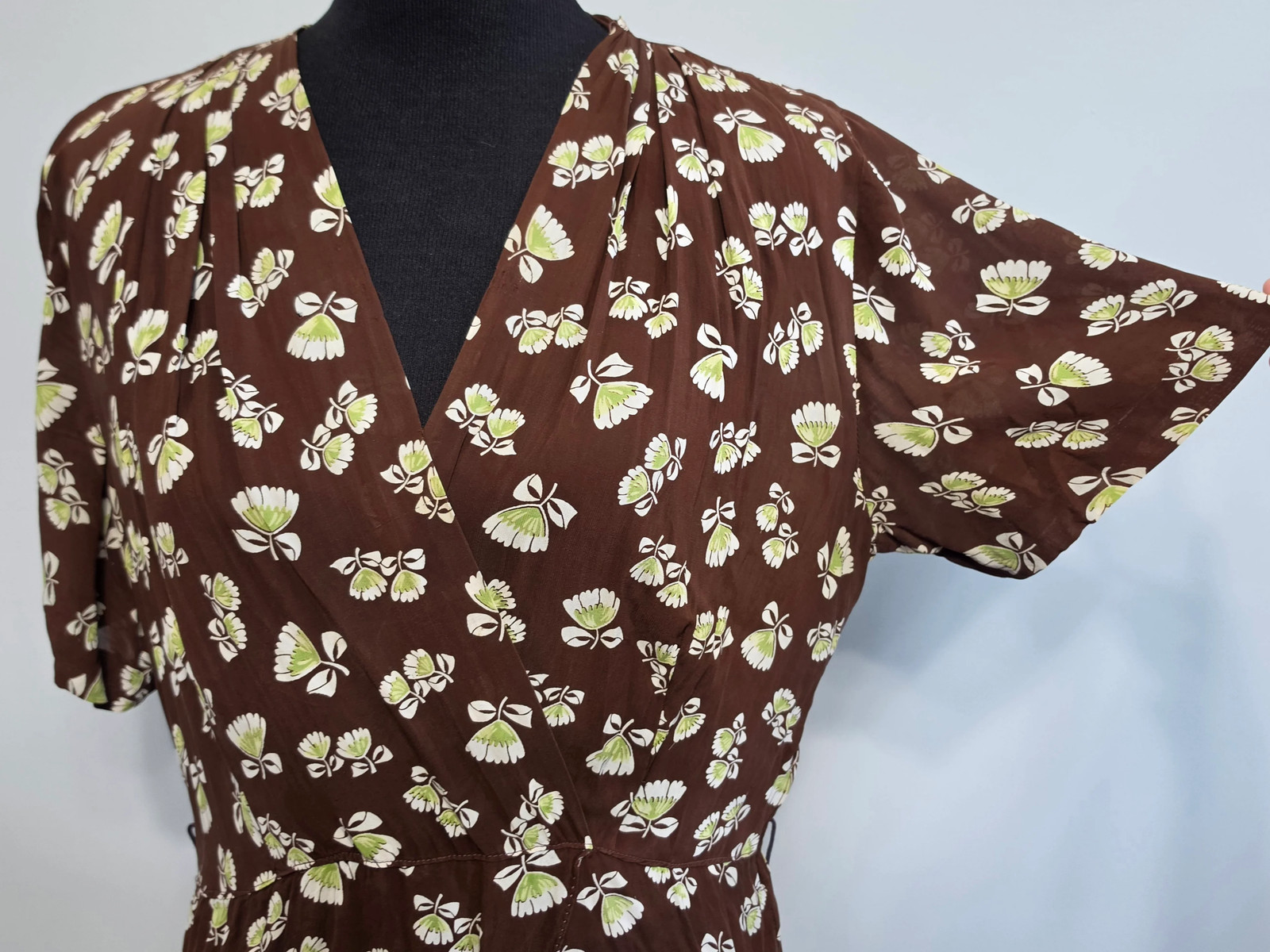 Vintage 1930s 1940s Brown Peplum Dress Flower Print Tulip Novelty (34″ waist)