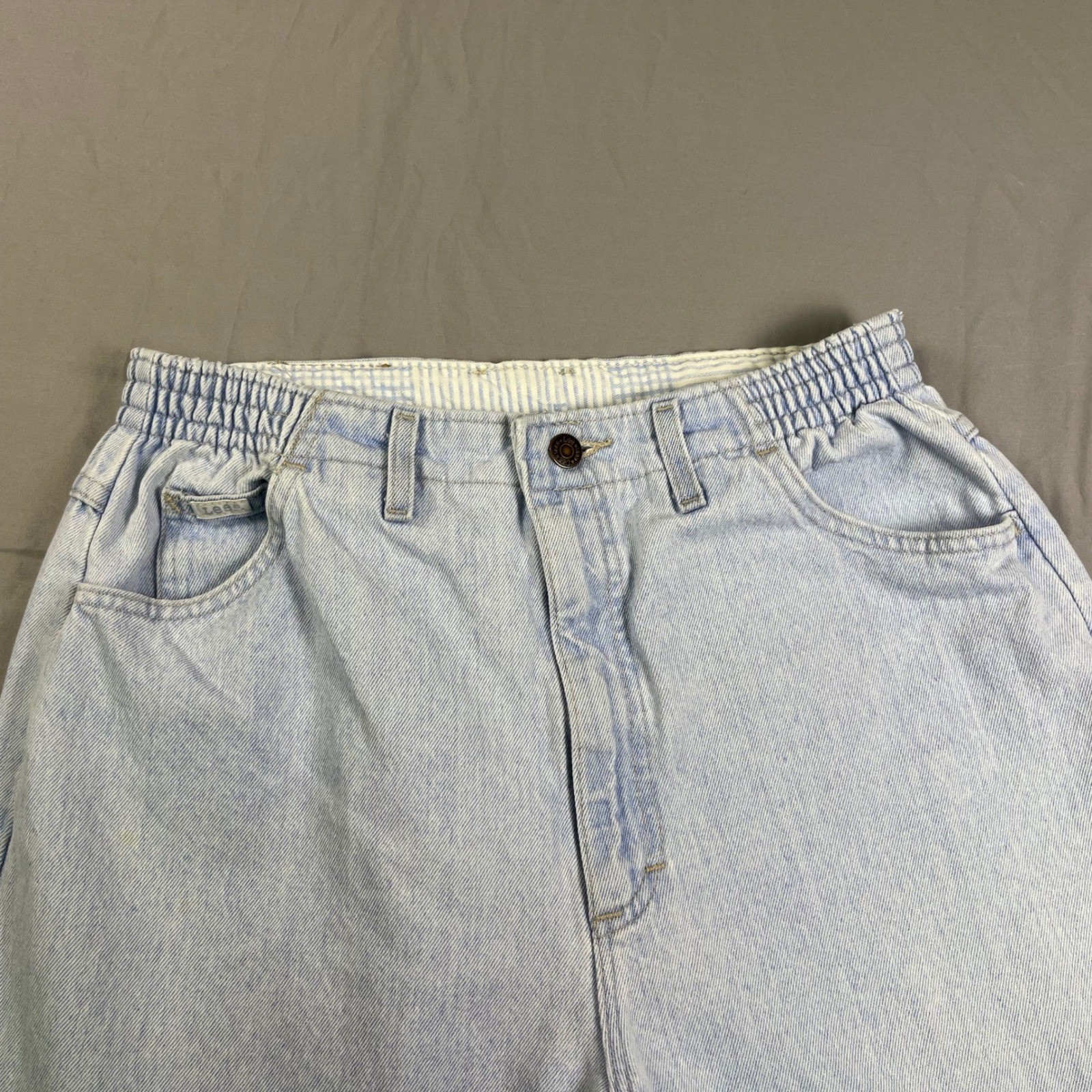 Vintage Lee High Waisted Mom Jeans Light Wash Elastic Waist Tapered Leg 29×32