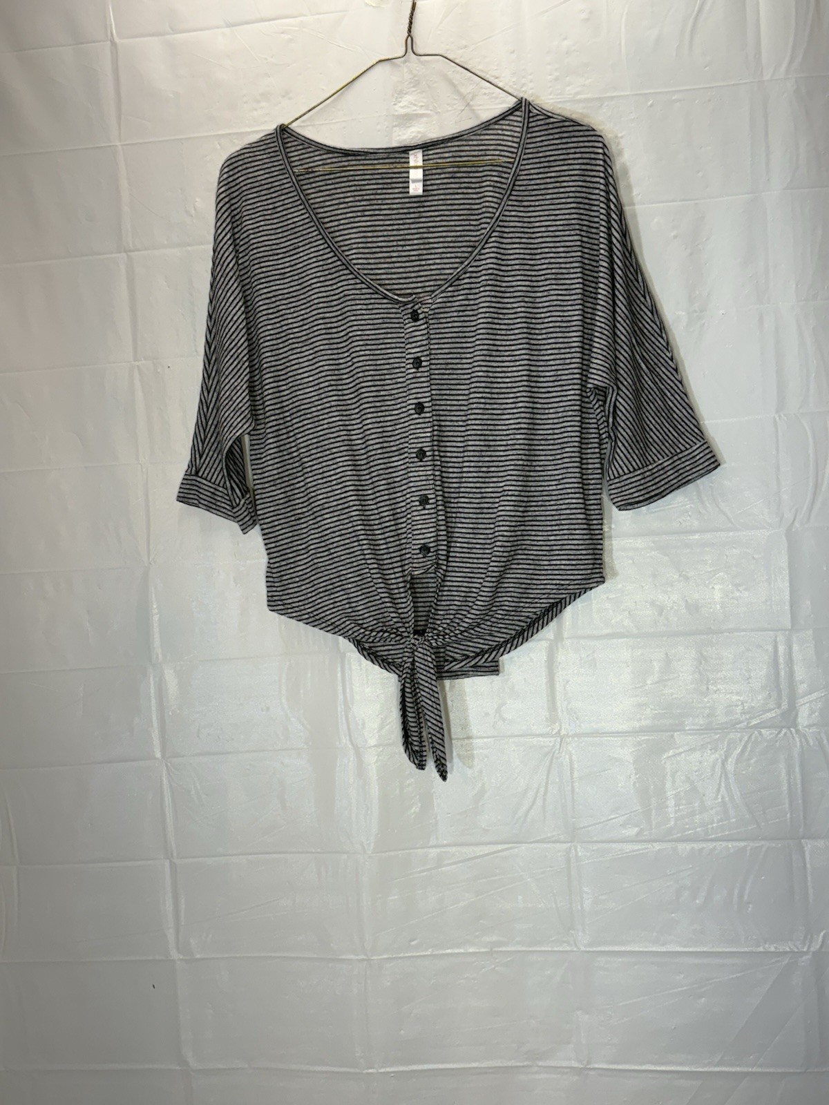 Xhilaration Black And White Polyester Striped Shirt/Top Button Front Tie Sz L