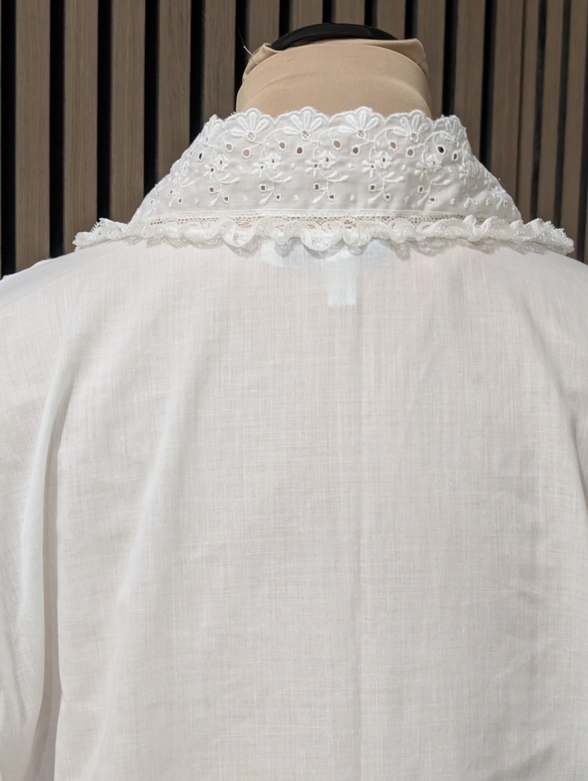 Vintage Christian Dior Eyelet Lace Trim White Robe Rare Sz S