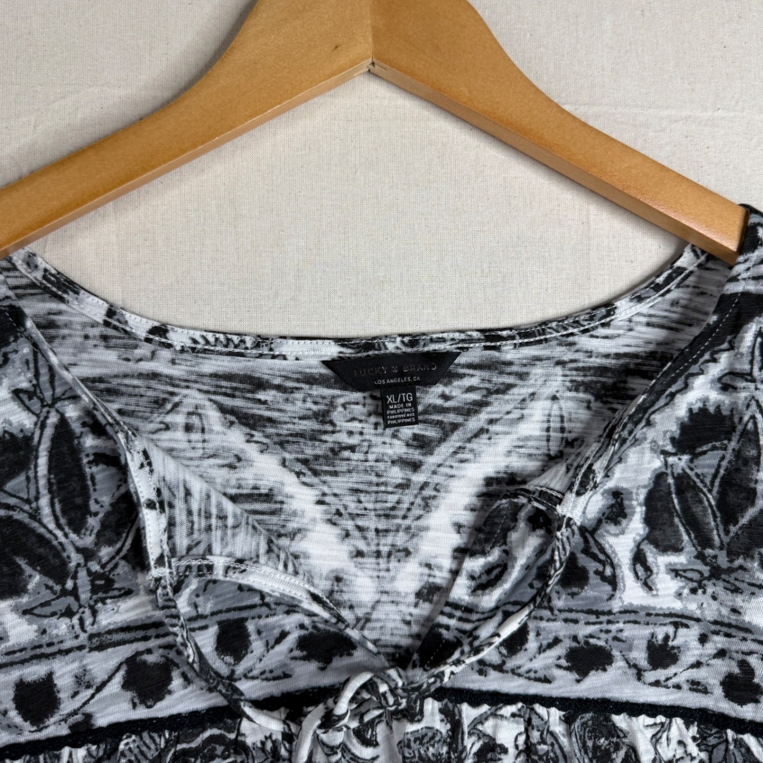 Lucky Brand Boho Paisley Print Peasant Tassel V-neck Top size XL Black/White