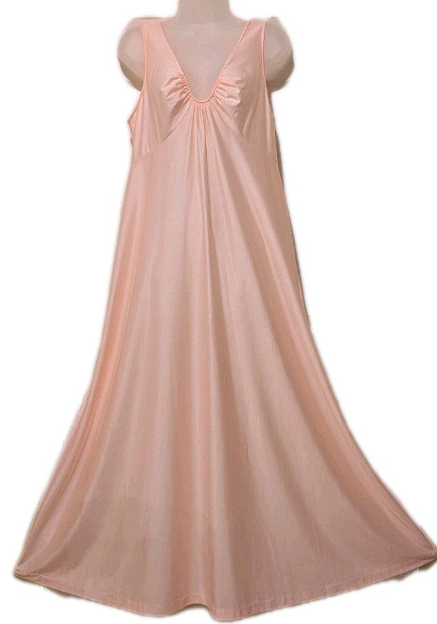 Vtg Shadowline Long Nightgown Size M Blush Pink Nylon, Spandex Fitted Bodice