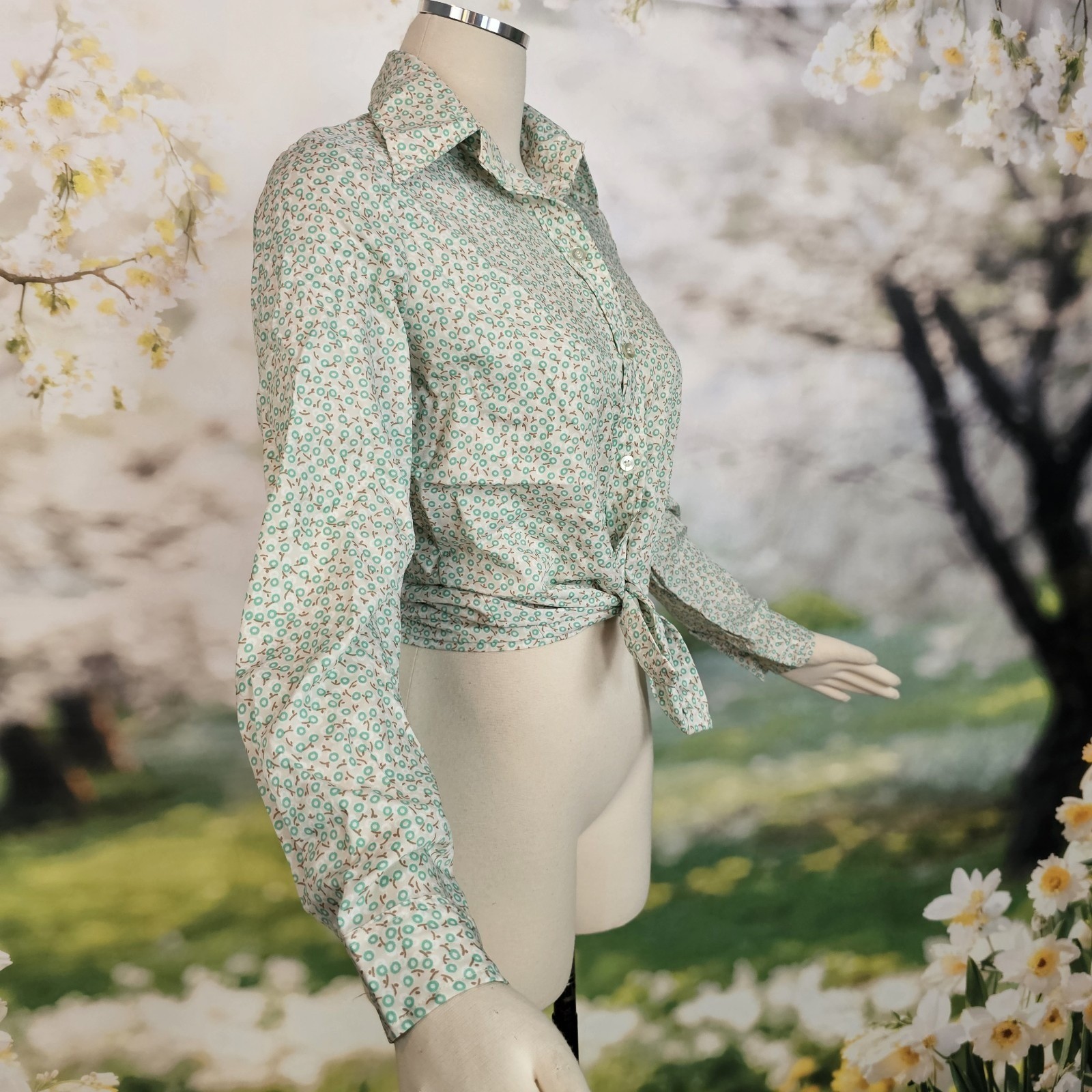 Vintage 1970’s Blouse Top Shirt Pointed Collar Petite Green Floral Print Button
