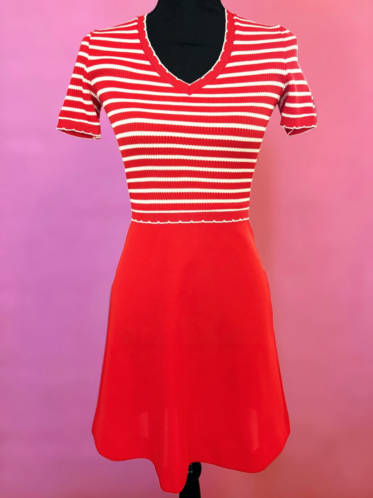 Vintage 1960s Red & White Mod Gogo Striped V-Neck Fit & Flare Mini Dress – Small
