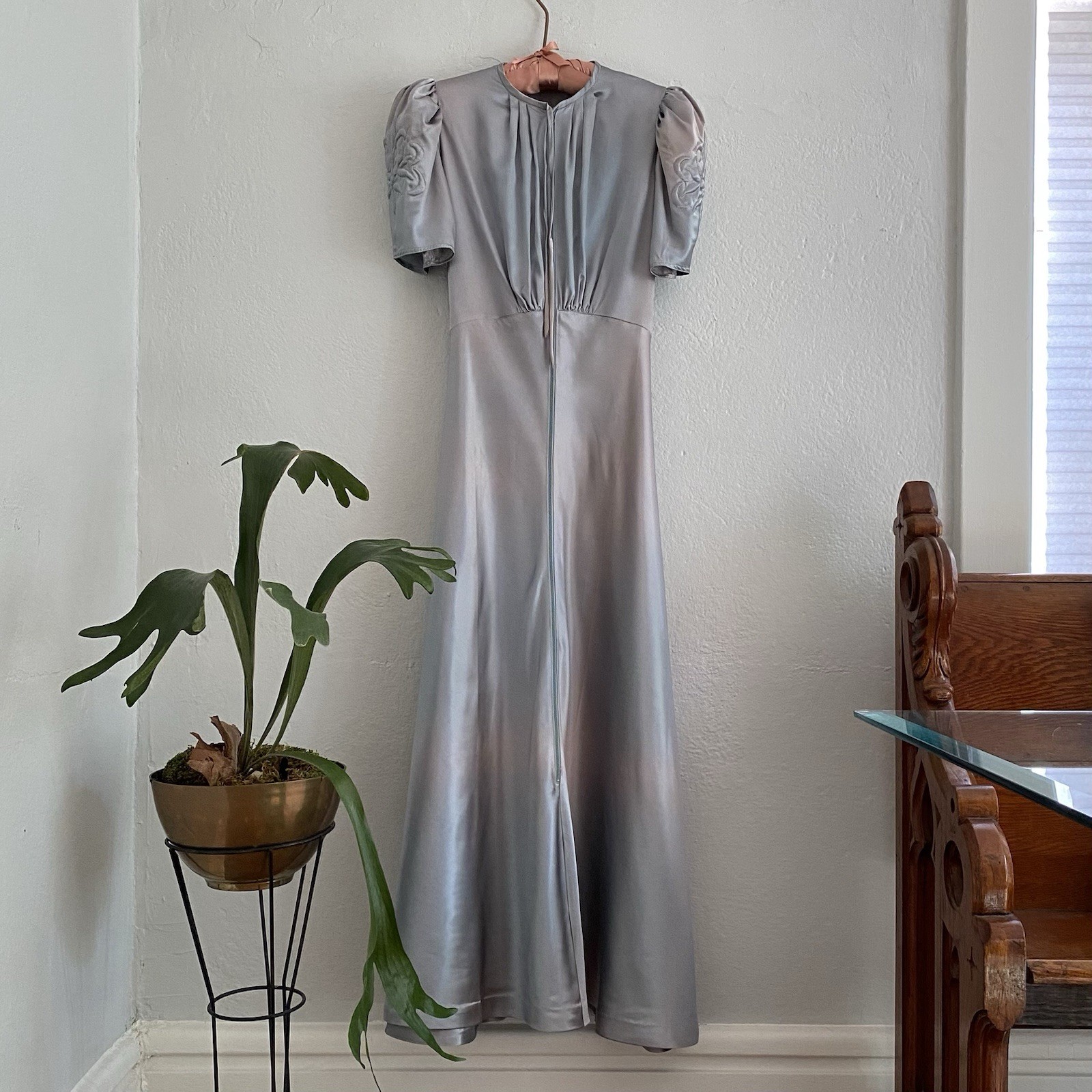 Vintage 30s Liquid Satin Dress Robe Embroidered Puff Sleeve Talon Bell Zip S M