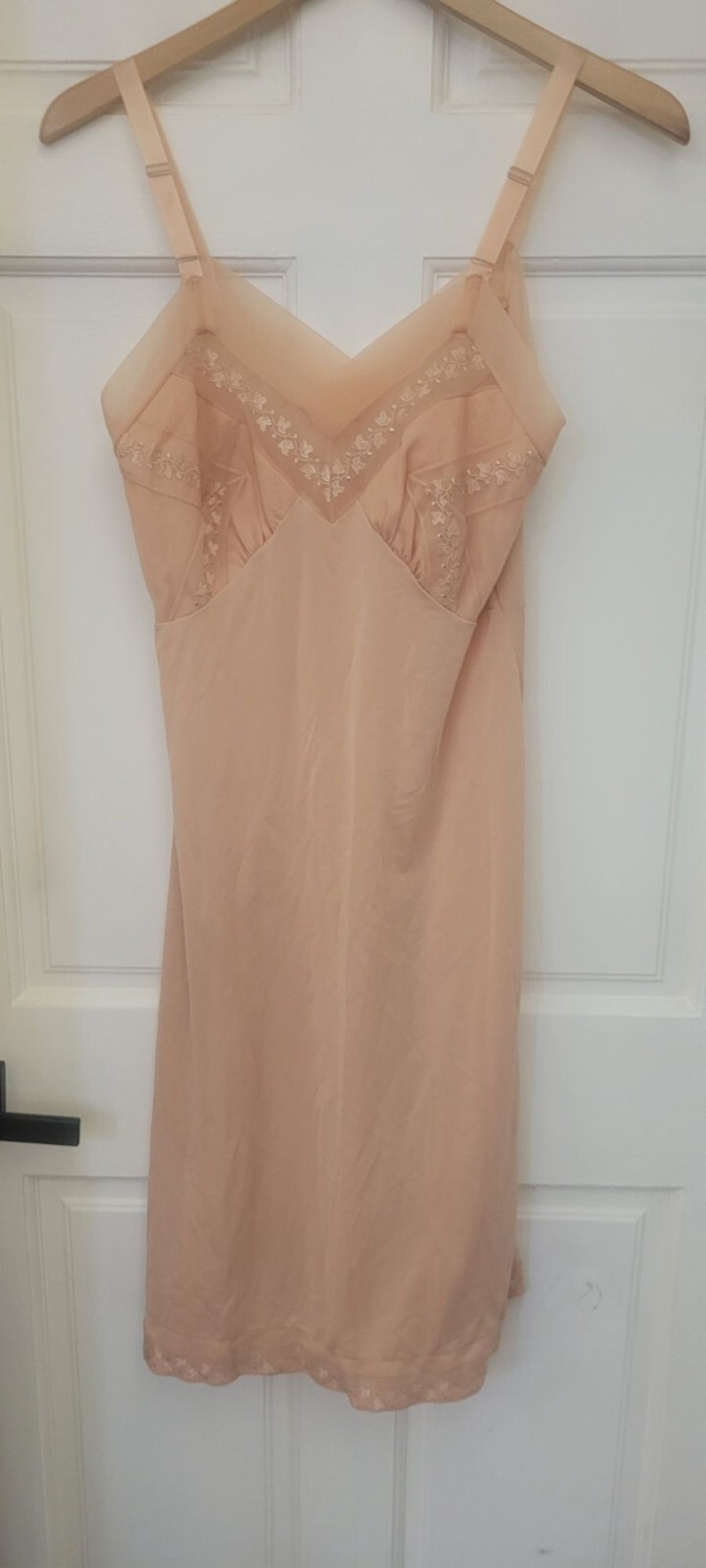 Peach Luxite by Kayser Embroidered Slip Vintage size 34