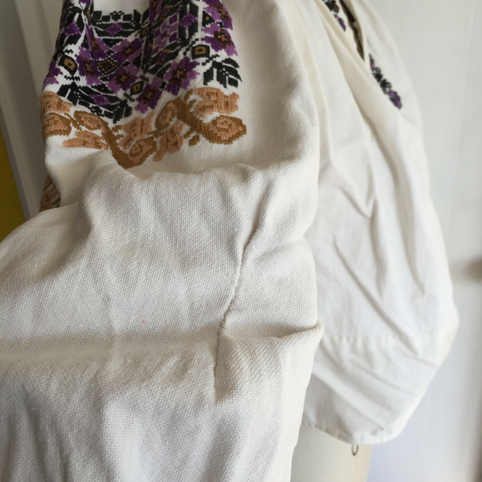 VINTAGE HUNGARIAN FOLK BLOUSE Embroidered Heavy Linen Peasant Top S M OOK