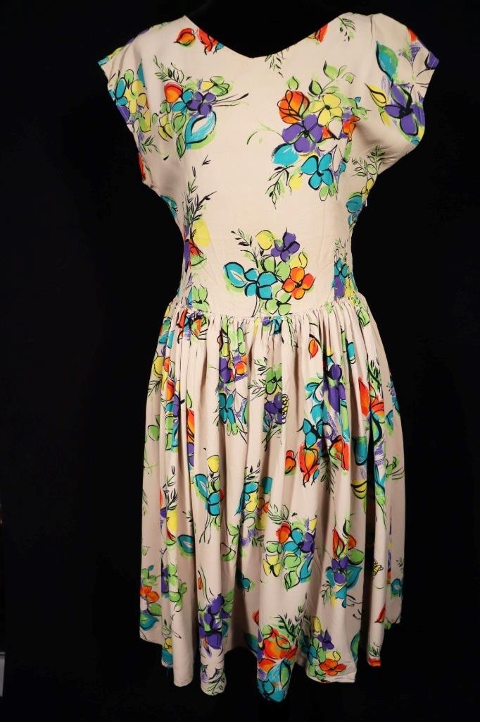 Very Rare French Vintage WII Era 1940’s Rayon Floral Dress Size 6 Exc Condition