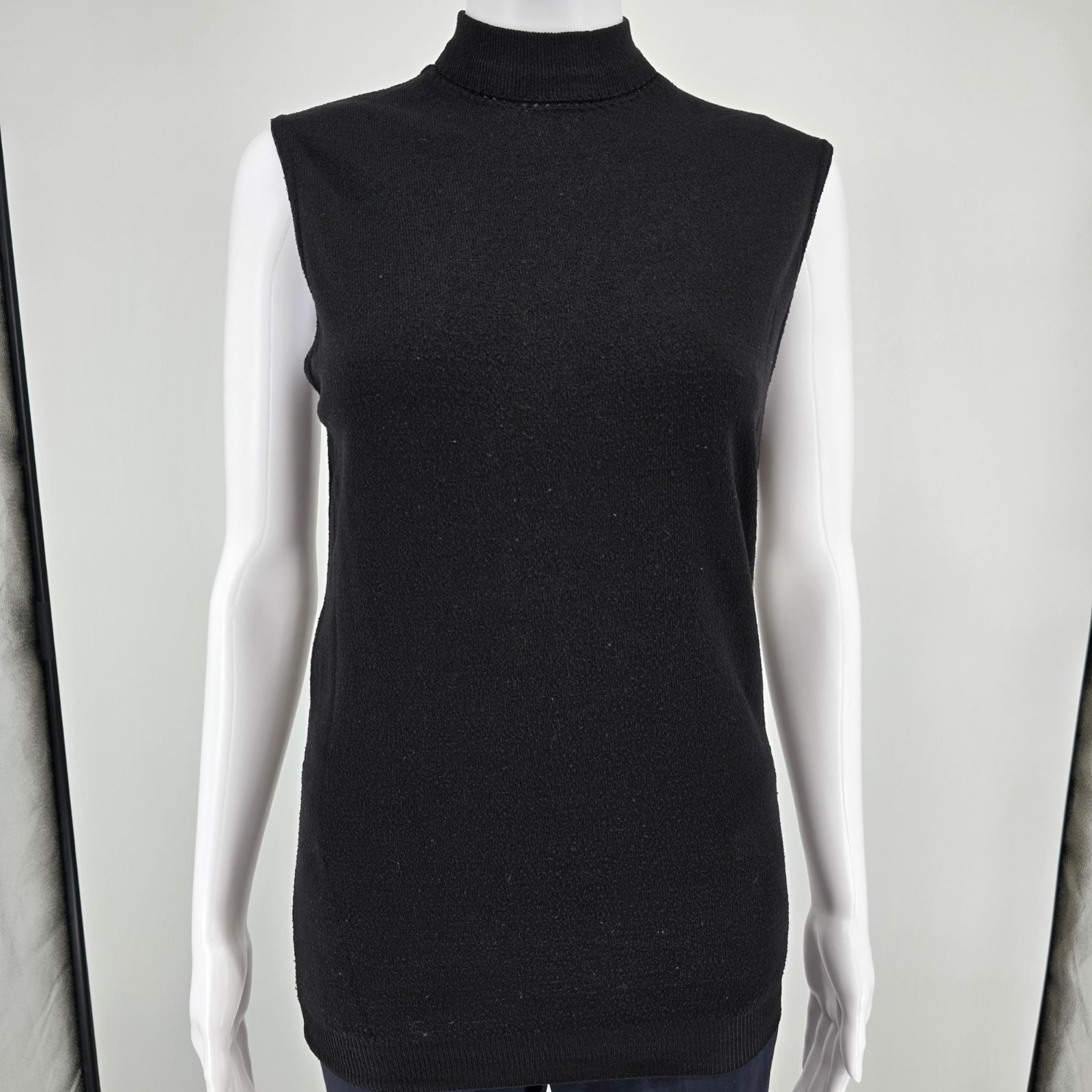 Vintage 1970s She Shells by Fairfield Black Sleeveless Sweater Vest (M)