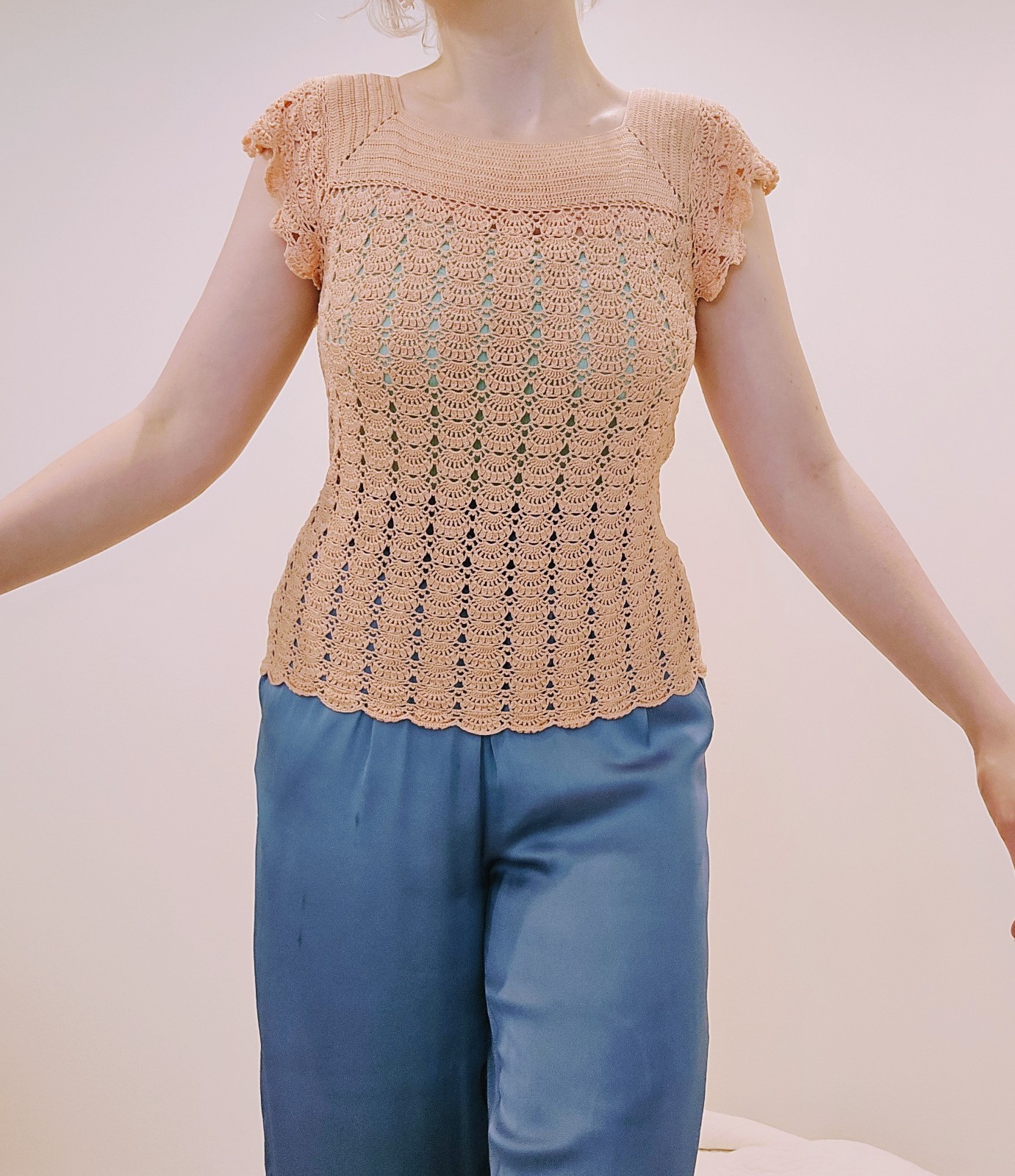 70s VTG Hand Crocheted Rayon Blouse Peach Pink Top Sm Classic square collar