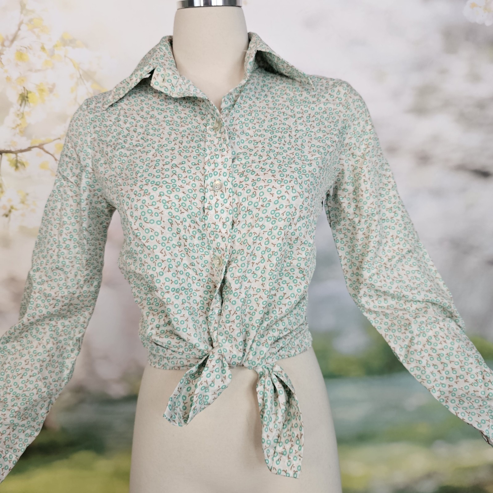Vintage 1970’s Blouse Top Shirt Pointed Collar Petite Green Floral Print Button