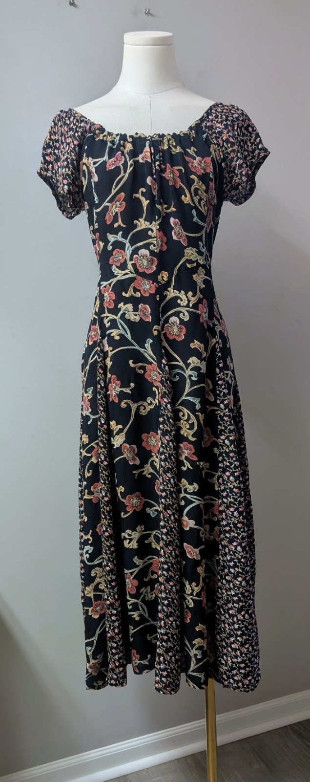 Vintage 90’s Nostalgia Floral Inset Tiny Flower Midi Rayon Dress S/M