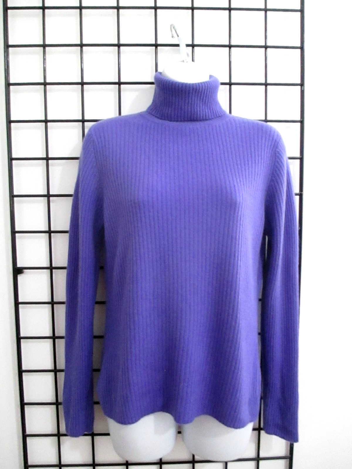 VINTAGE BIRCH HILL / HONG KONG 🌸 XL / 38″ BUST==CASHMERE / TURTLENECK SWEATER