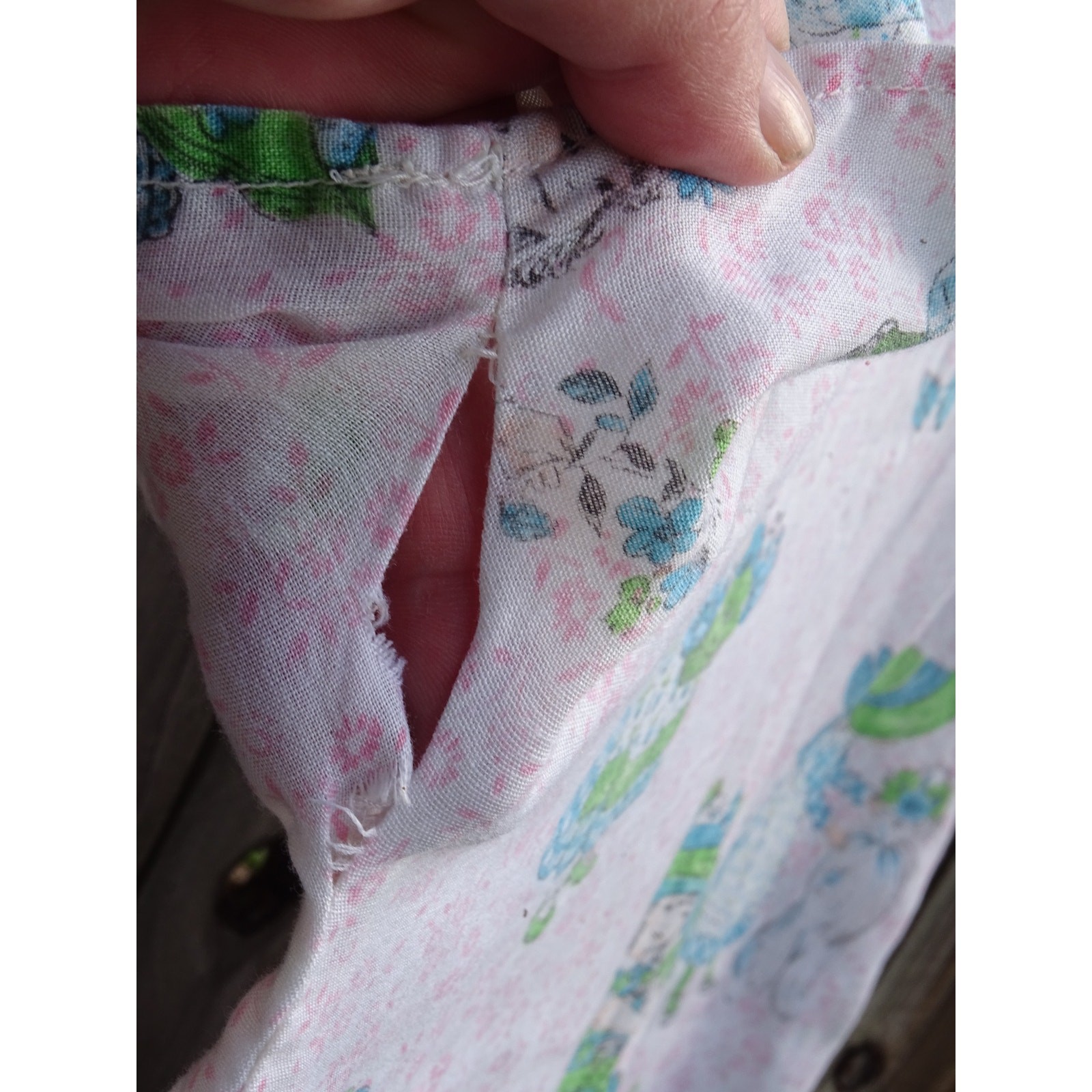 Vtg Floral Midi Housedress Novelty Print 70s Small Cottage Garden Cottagecore