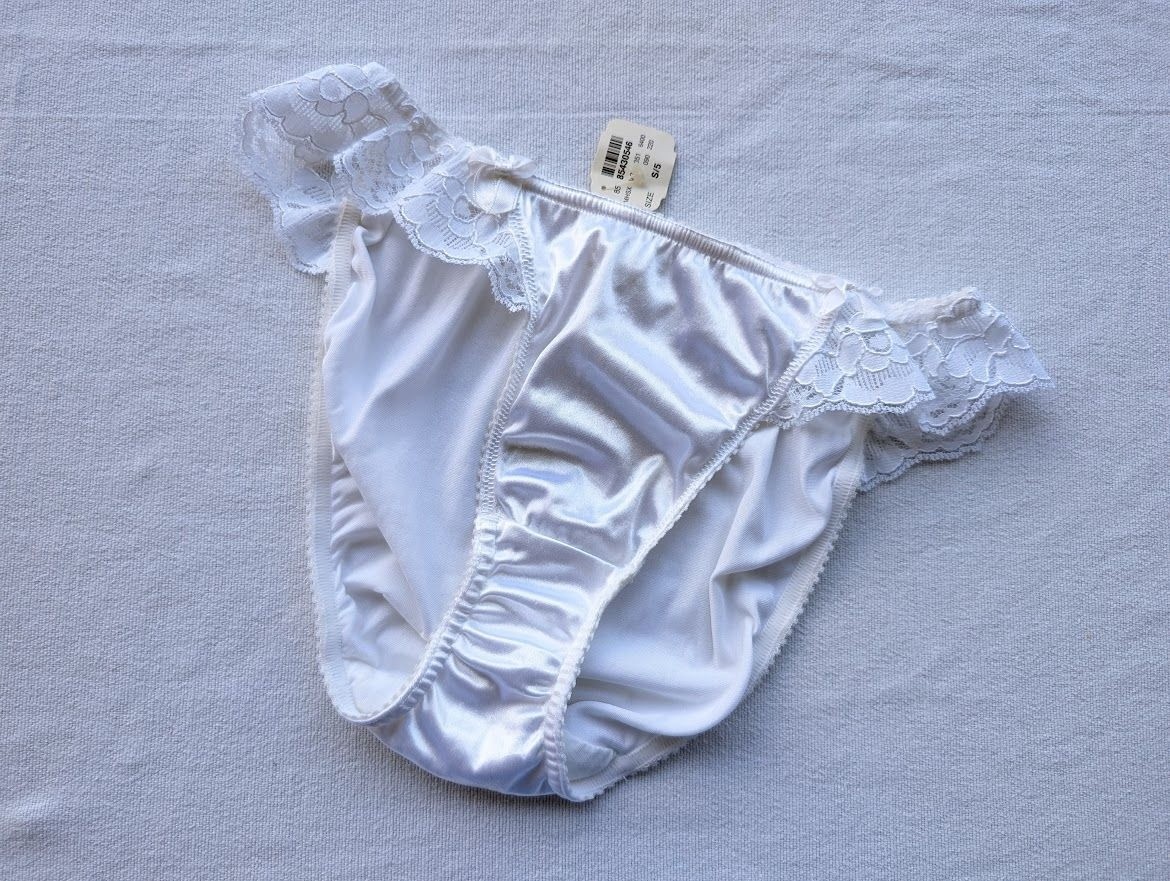 Victoria’s Secret Second Skin Panties Size S/5 Vintage Gold Label Bridal String