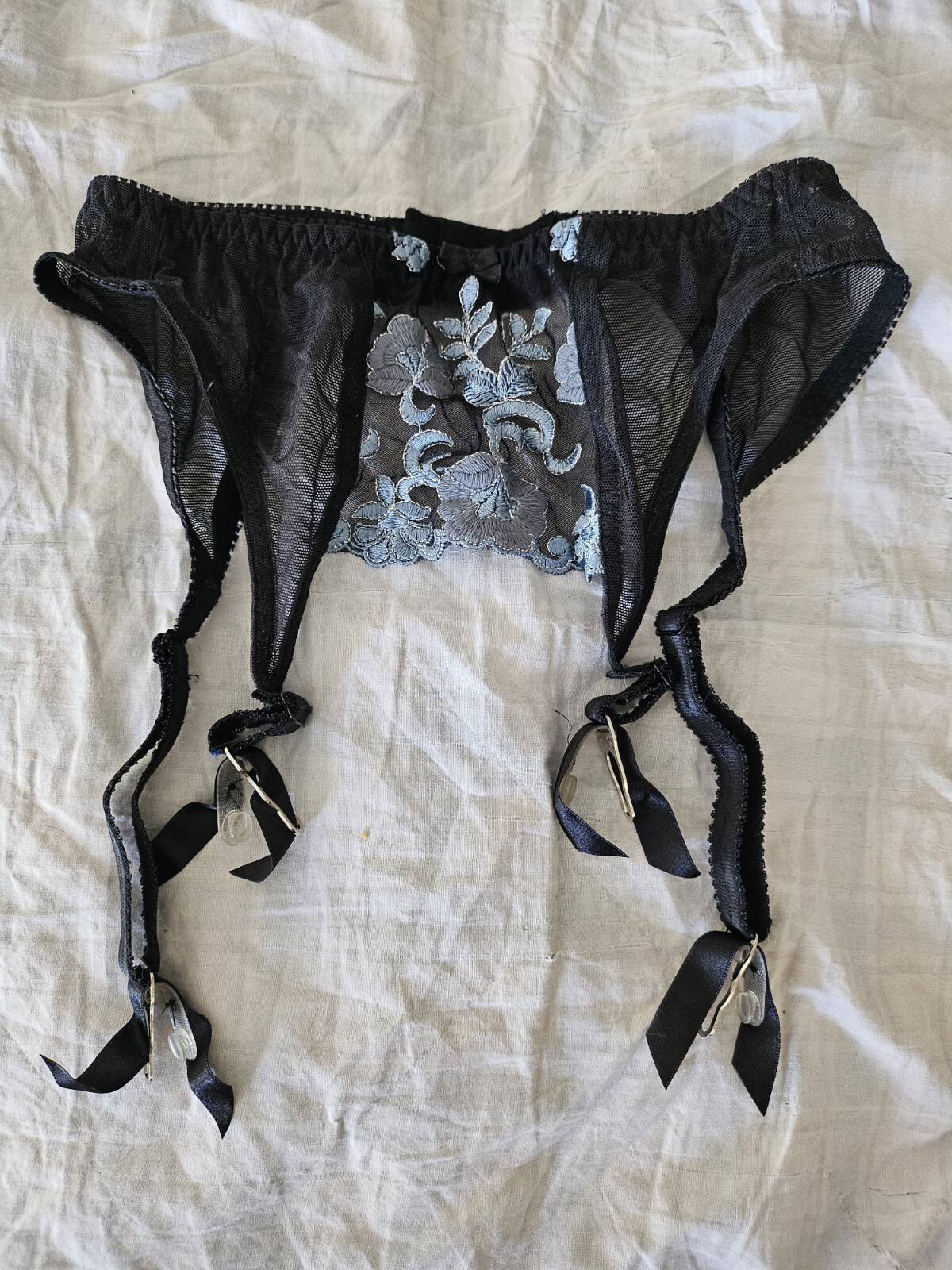 Sexy 4 Strap Garter Belt sz S – See Description – sold 5 or 1