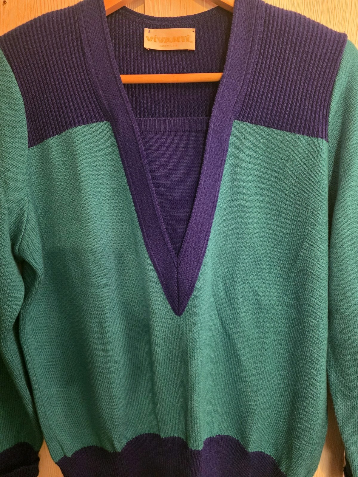 1980 2pcs.Vintage Colorful VIVANTI Padded SWEATER & SKIRT Size 14 Made In USA.