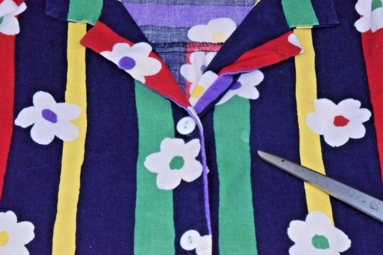 Vintage Top AM Casuals One Size 80s Rainbow Stripe Daisy Collared Tunic Top