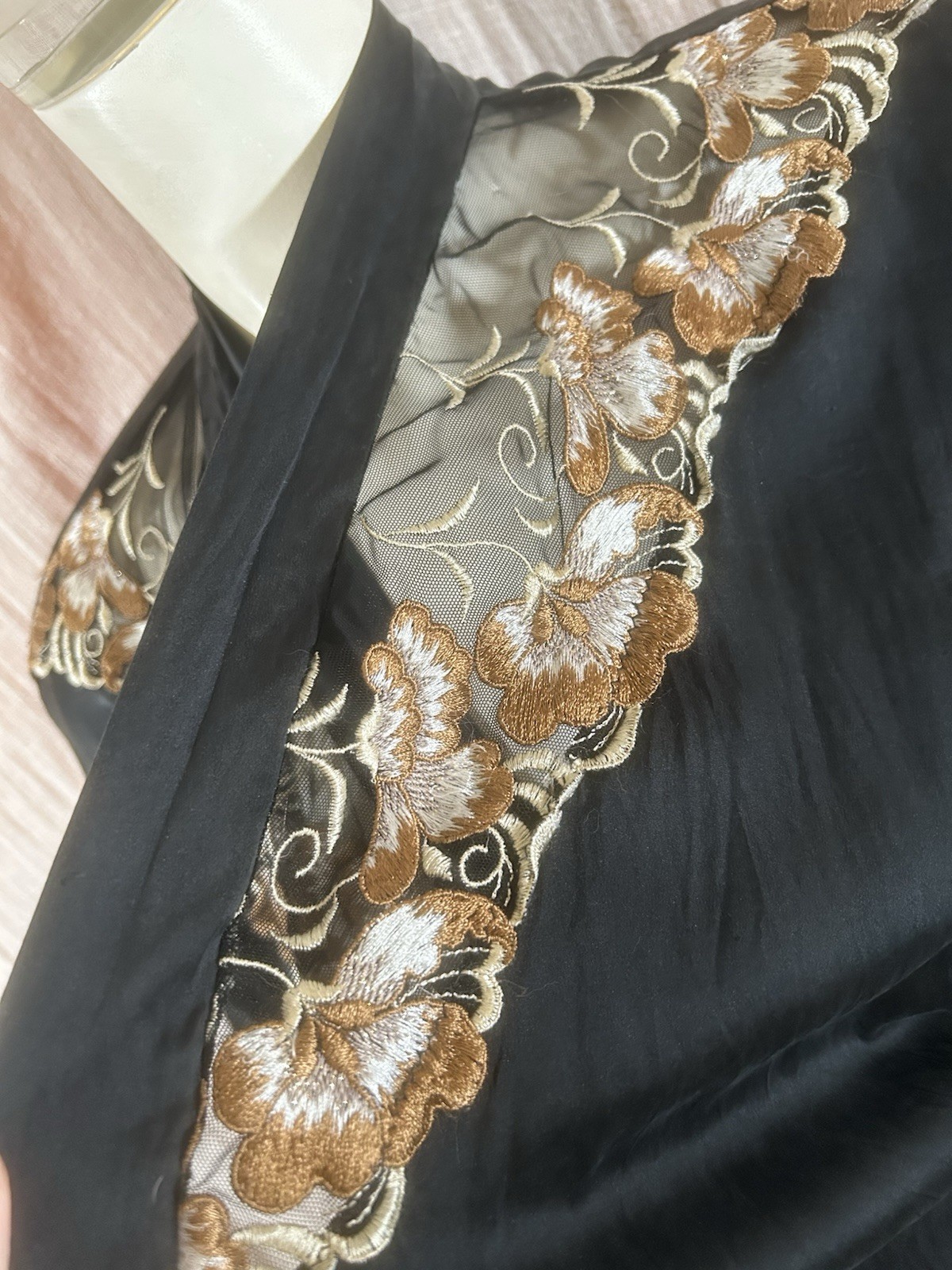 1940s 50s Black SILK open Front Sexy Kimono Robe Brown Embroidered Flowers Pinup