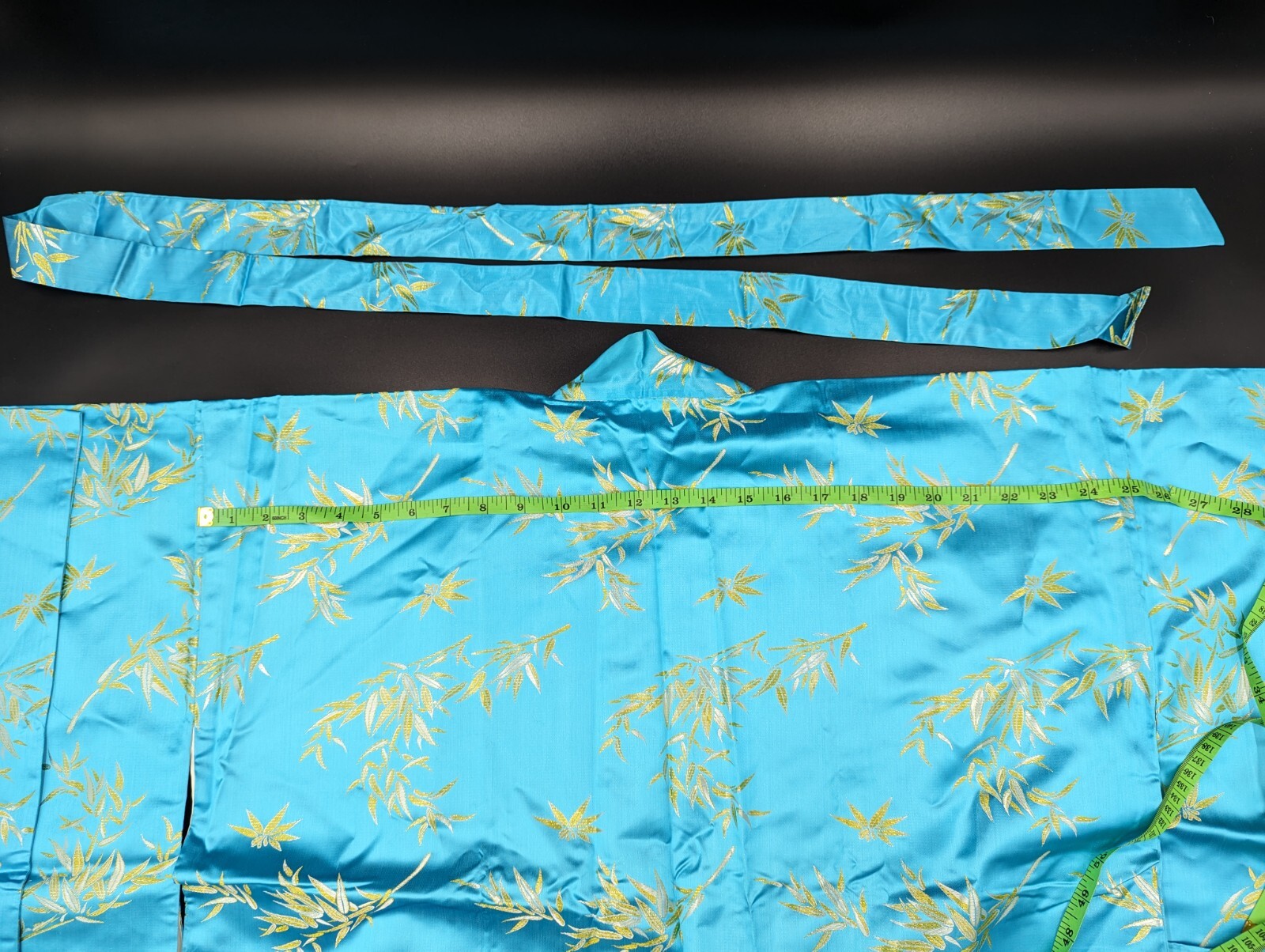Vintage Joli Blue Silk Kimono w/ Embroidery Made in Japan size Small