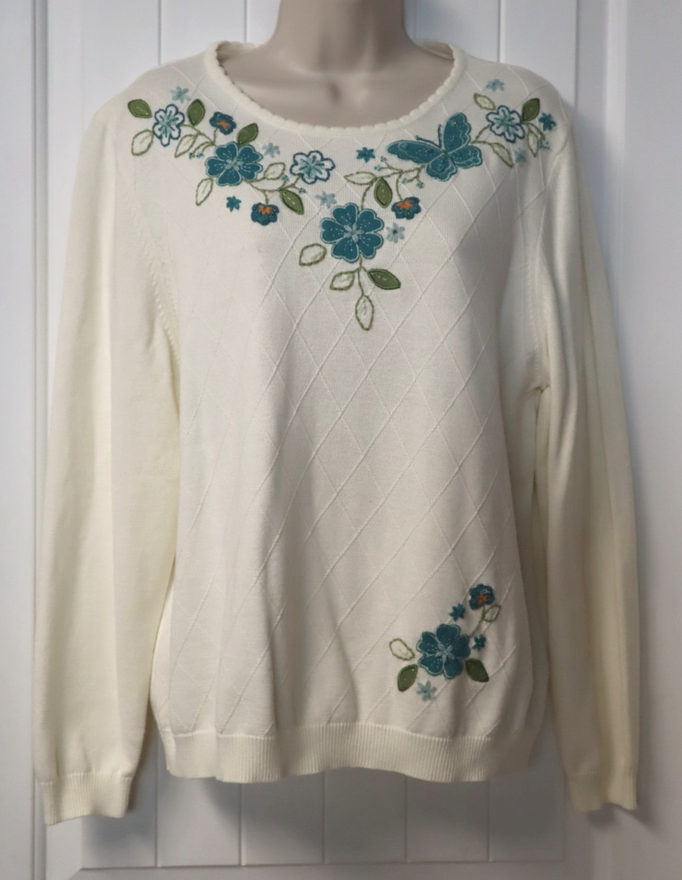 Vintage 1990s Alfred Dunner long sleeve floral butterfly embroidery sweater L