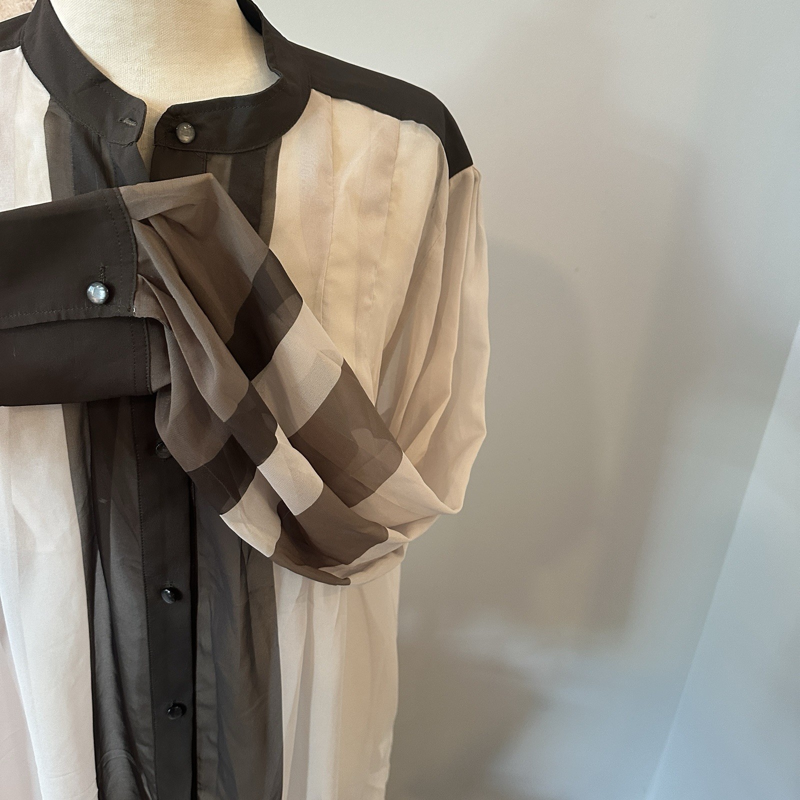 Women’s XL olive green and ivory sheer long sleeve blouse