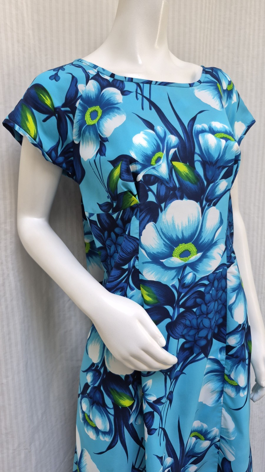Vintage HAWAIIAN PALM Blue Floral Print Watteau-Back Maxi Dress – Size M/L – EUC
