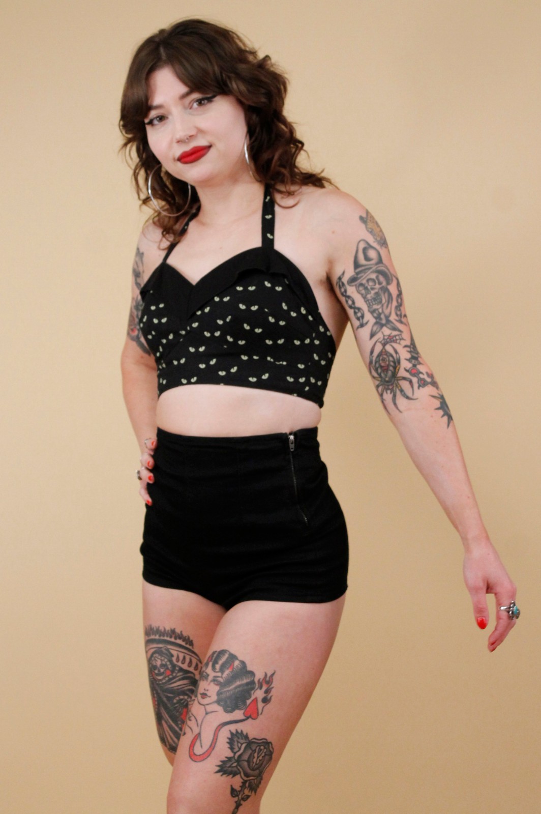 70s Vtg Style Queen of Hearts Black Eyes Novelty Print Halter Top Pin Up Xs