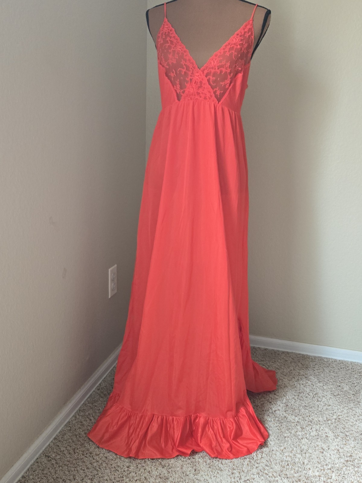 Vintage Full Length Ruffle Nylon Lace Nightgown Negligee M Glamour 60s Hollywood