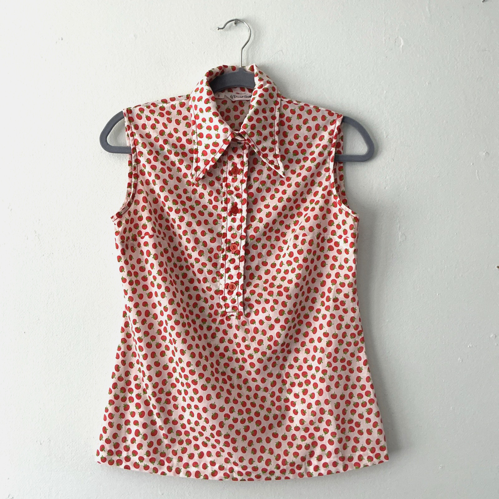 Vintage David Smith Novelty Tomato Print Dagger Collar Sleeveless Top