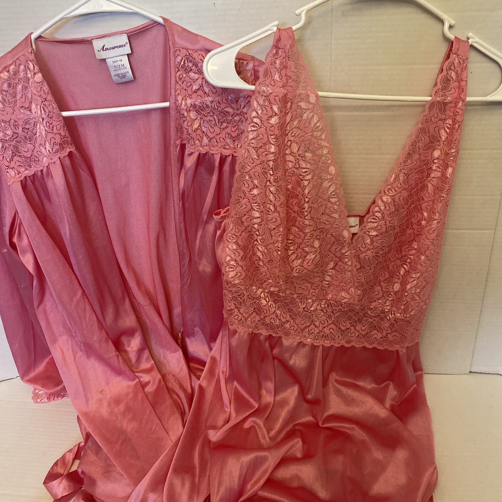 Vtg. Amoureuse Peignoir Set Pink Nightgown/Robe Size Medium Nylon