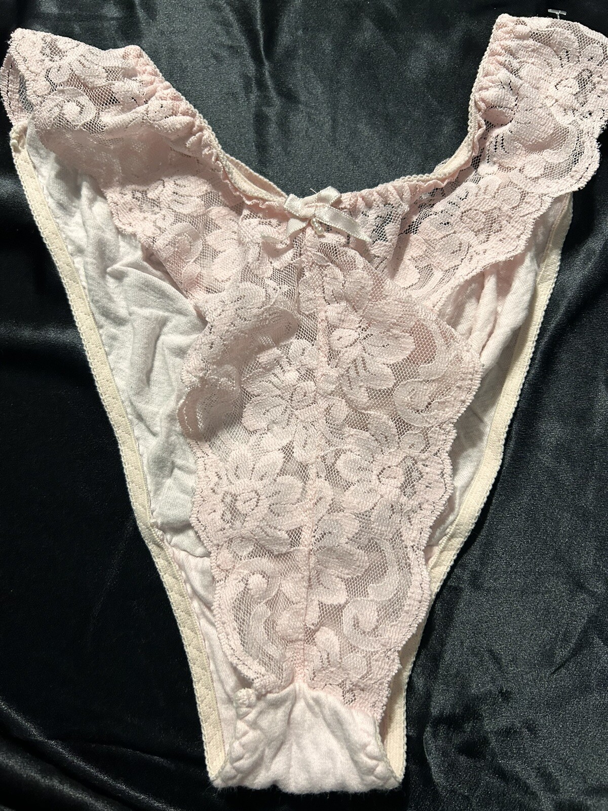 Vintage Secretly Yours Bikini Panties Soft Smooth Size 7 Hi Cut Lace