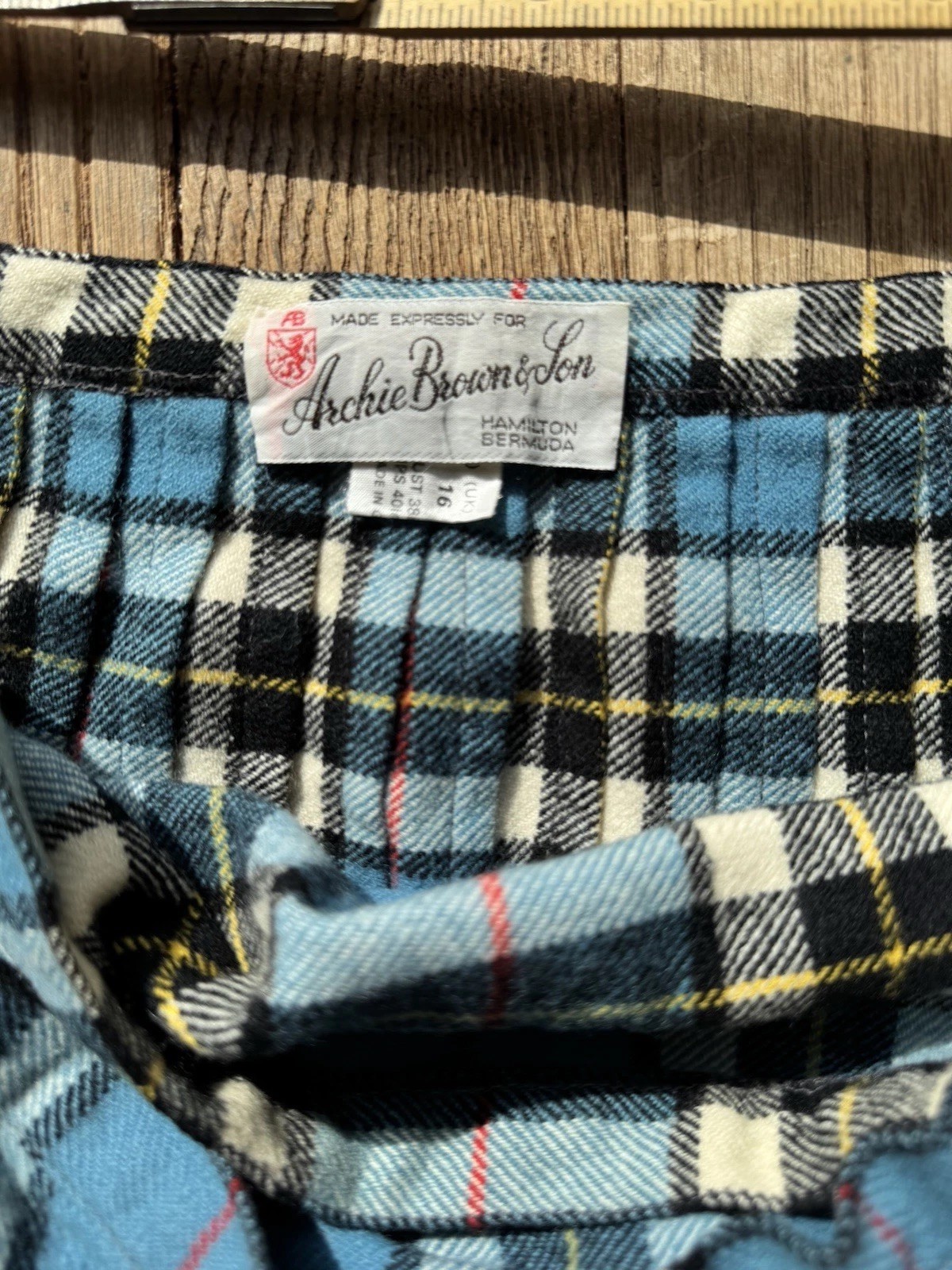 1960’s Archie Brown and Son Periwinkle Blue Wool Tartan Skirt Size 28″ Waist