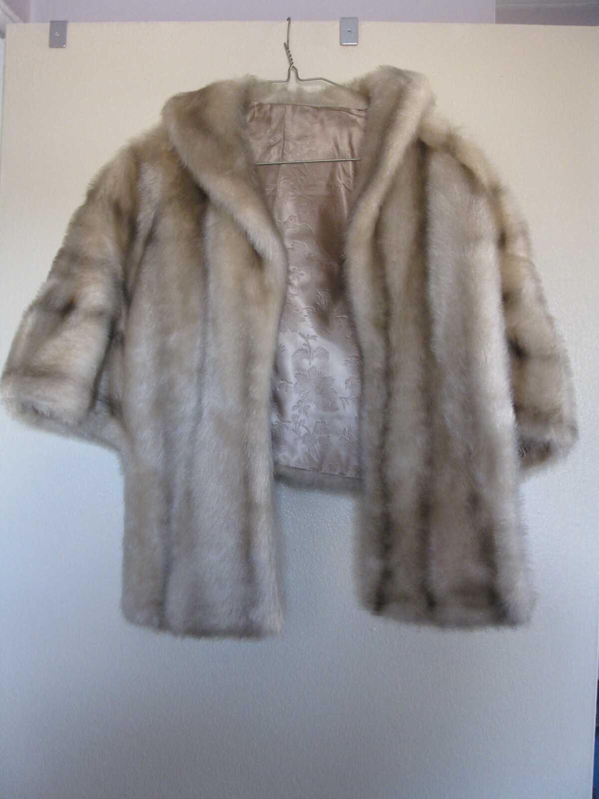 Regina Glenara By Glenoit Vintage Women’s Beige Tan Shawl