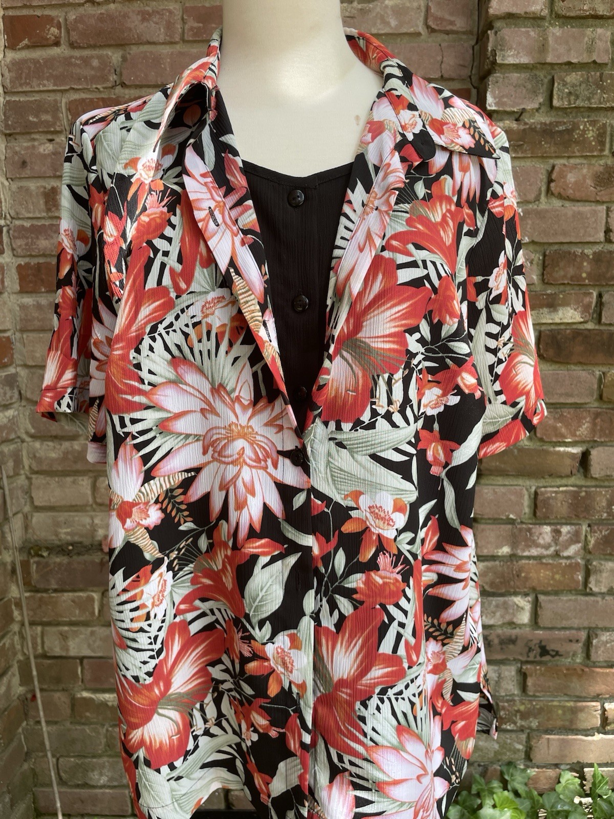 Donnkenny Classics Top Large Floral Print Button Up Retro Hawaiian Vintage
