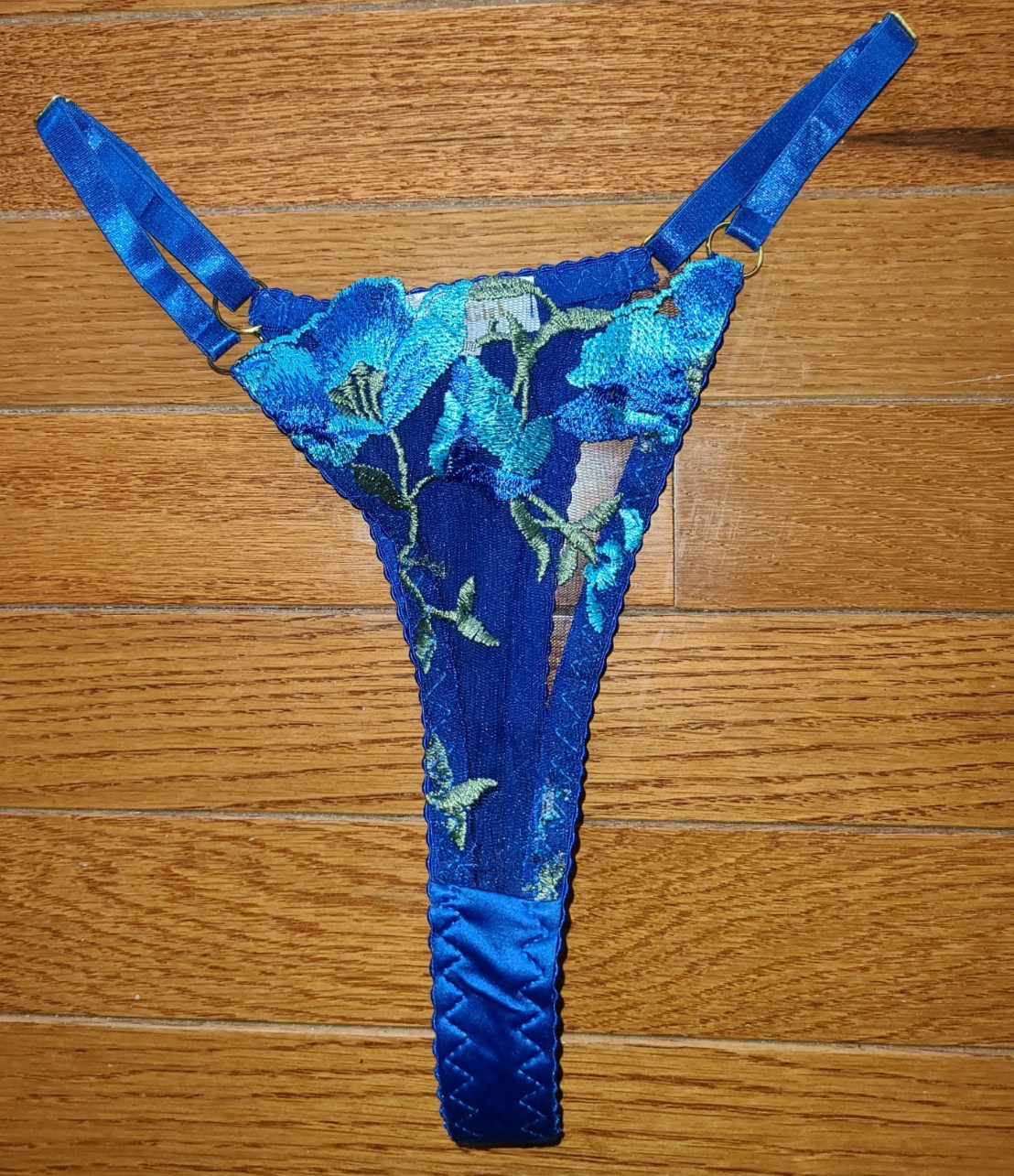 Sexy Blue Hello LA Girl Sz Sm Garter Belt and Thong Fancy floral lace – Silky