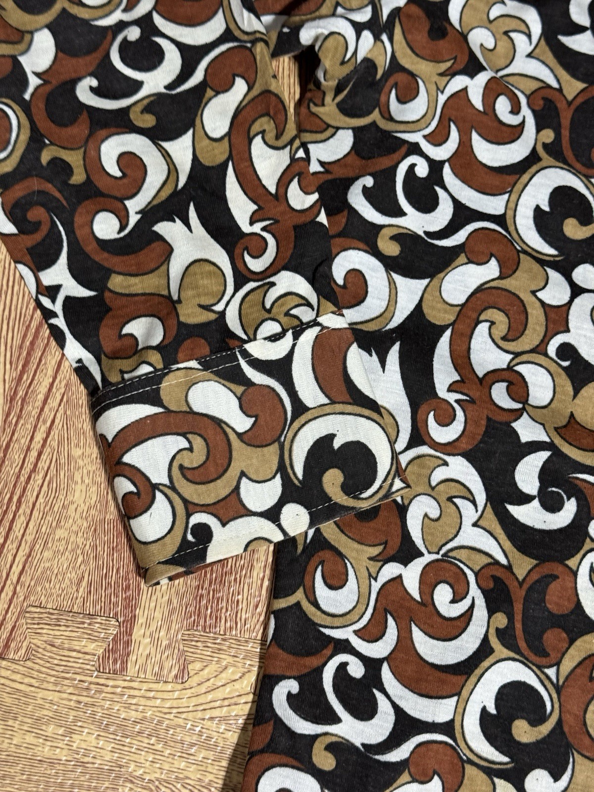 Vtg Contour Knit National Shirt Shops Brown and Black Paisley Shirt Women’s L