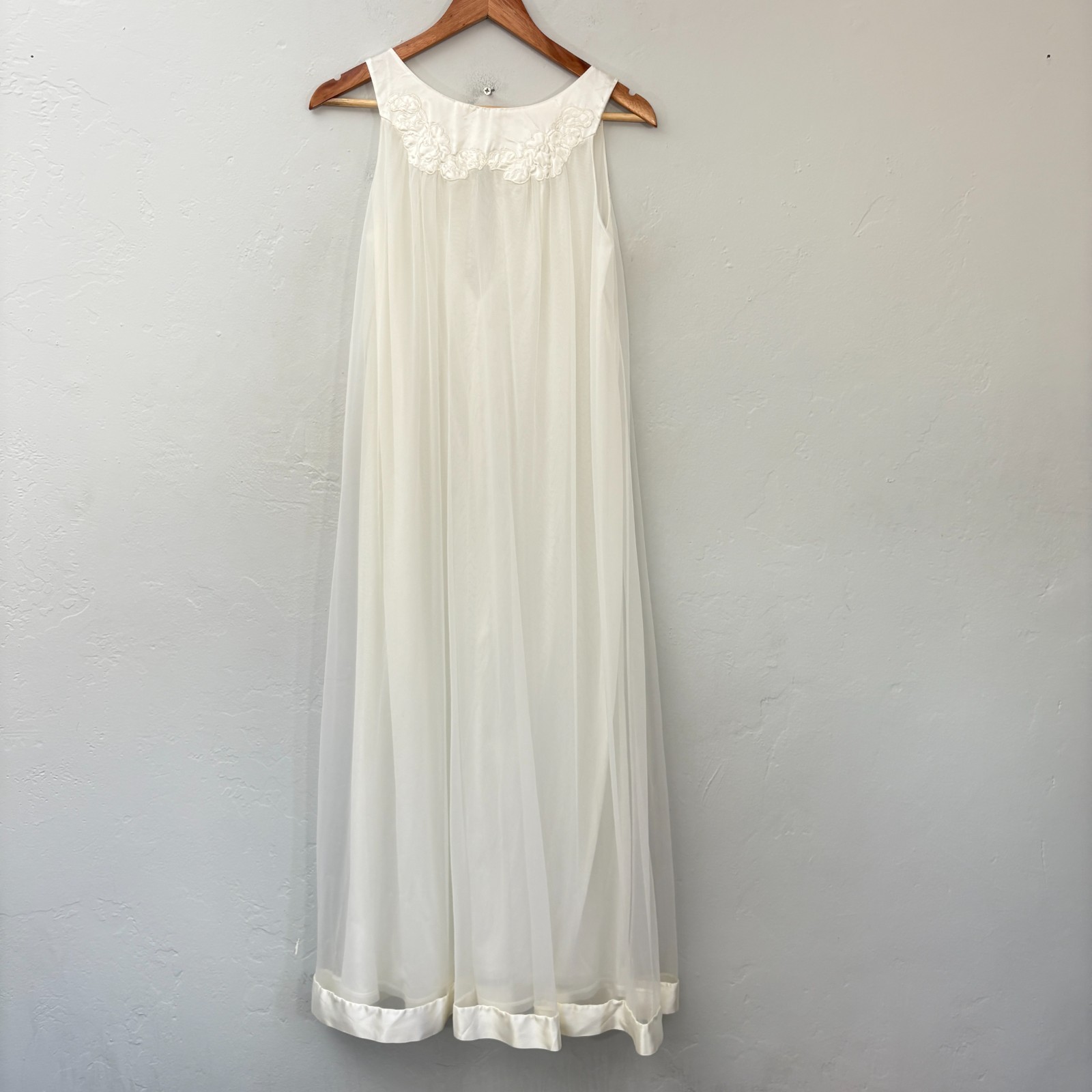 Gossard Artemis Robe Nightgown Set Women Size Petite White Vintage FLAWS