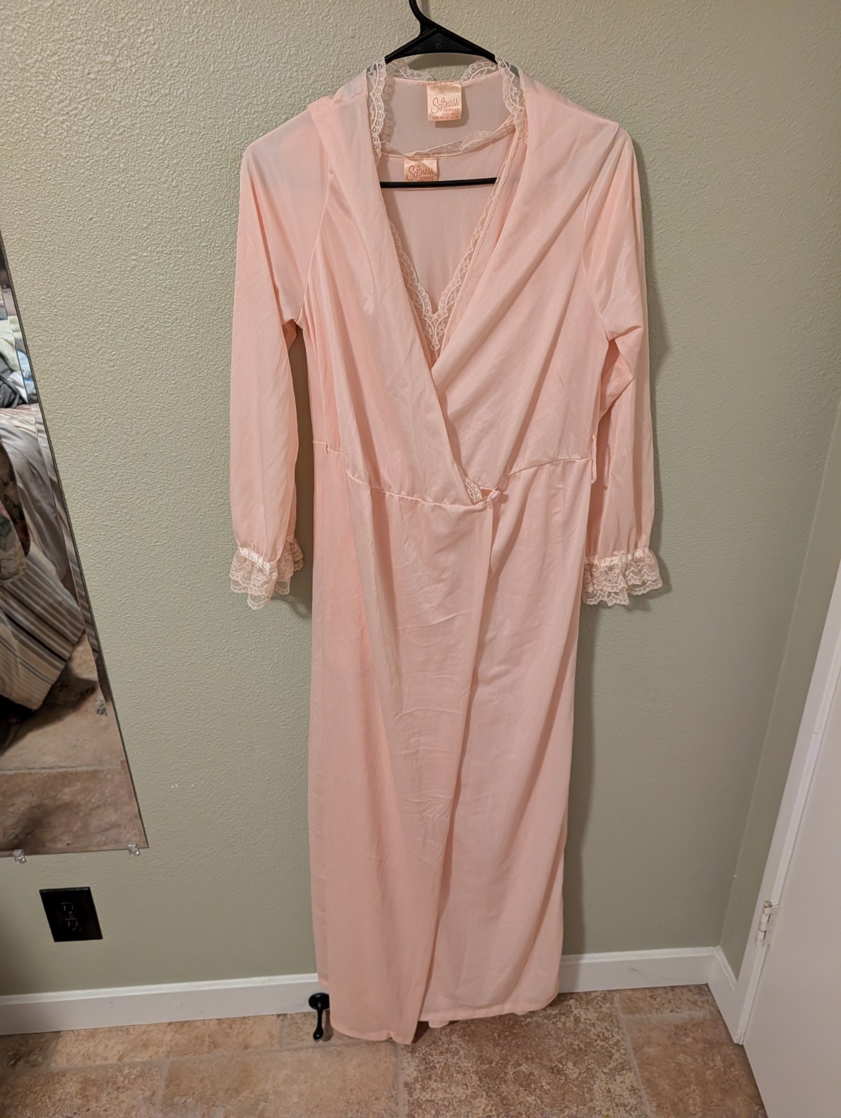 Vintage 1970’s Softness by Avon Womens Pink Long Dress Lace Nightgown And Robe