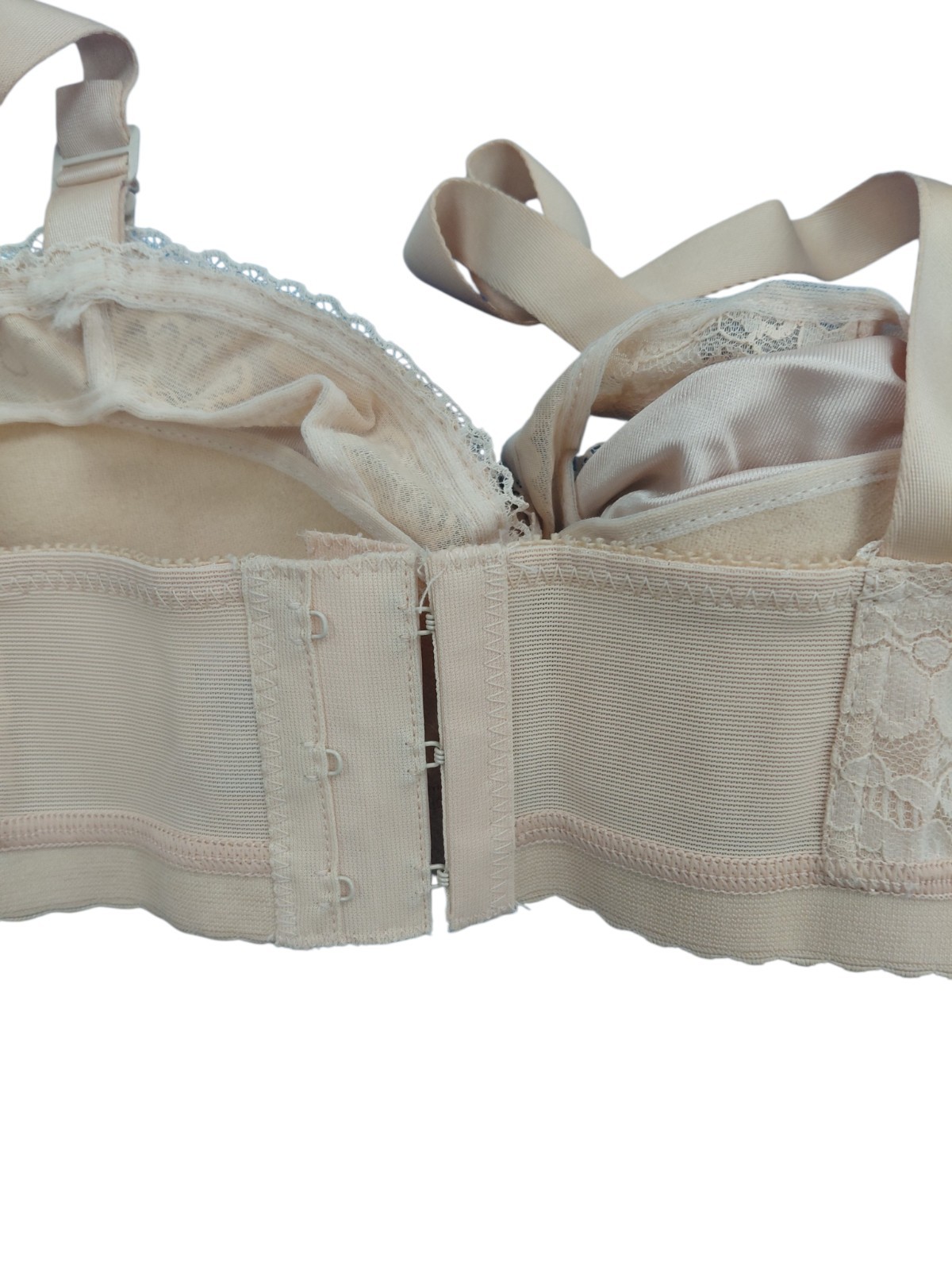Vintage Lady Cameo Lingerie Bra Size 32CC