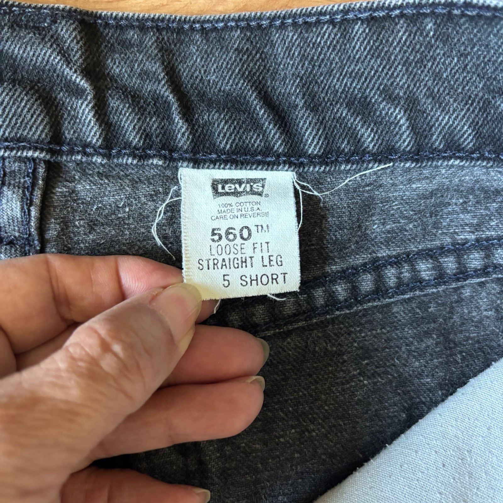 VTG Levi’s 560 Loose Fit Straight Leg Jeans 90s Women’s Size 5 Black Made in USA